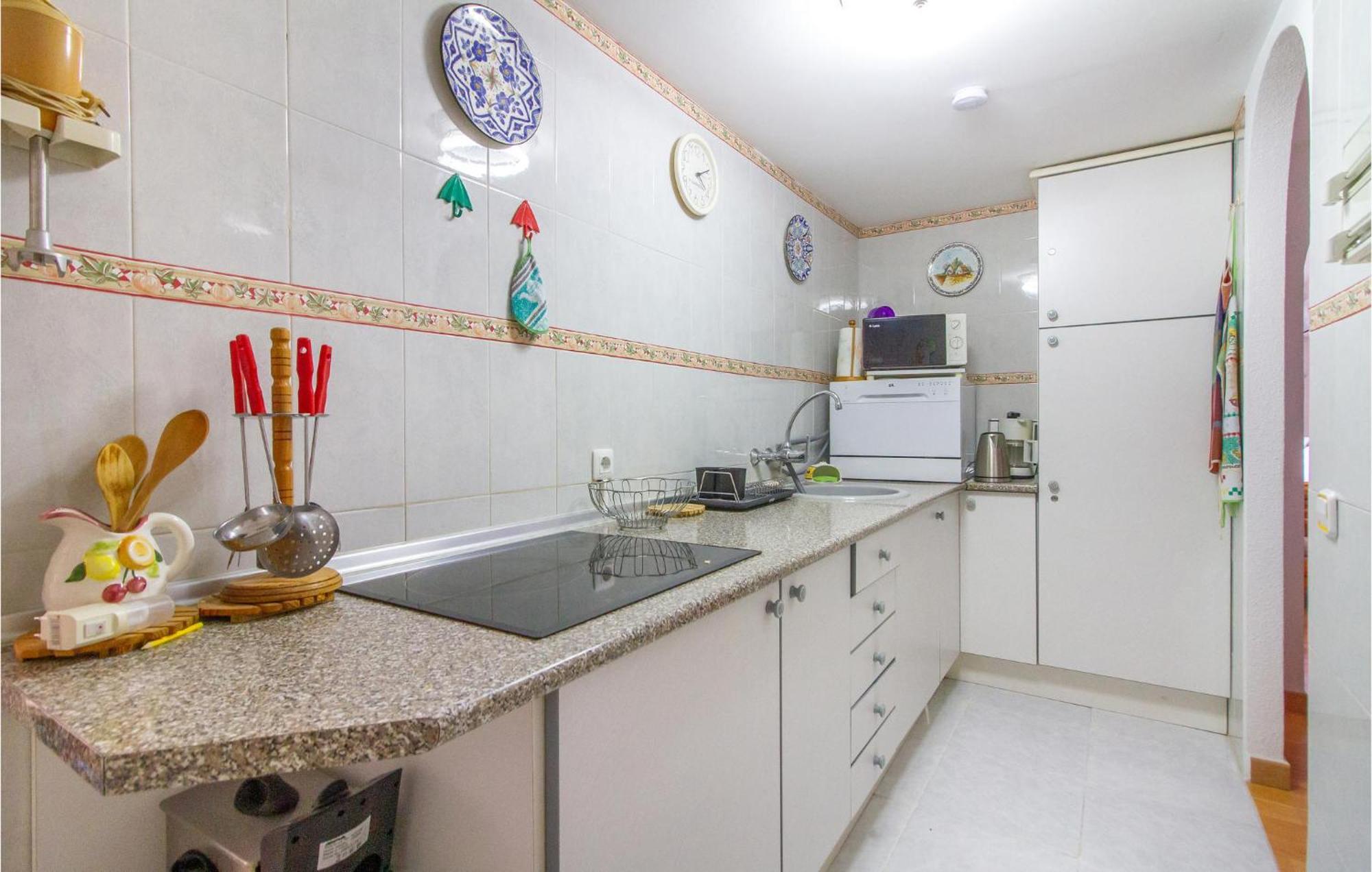Stunning Apartment In Gandia With Kitchen Exterior foto